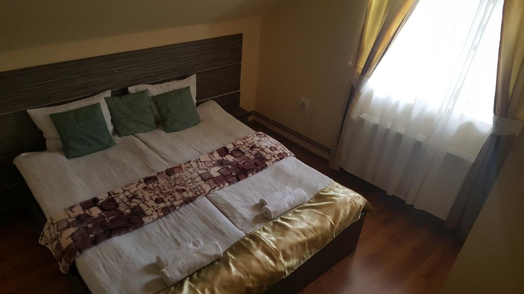 Casa Agnes Vendeghaz Hotel Fantanele  Екстериор снимка