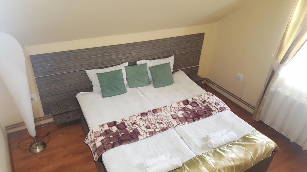 Casa Agnes Vendeghaz Hotel Fantanele  Екстериор снимка
